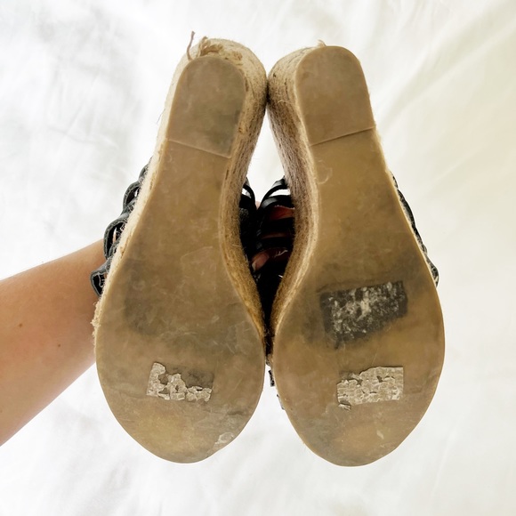 Espadrille Style Wedge Heel - Picture 4 of 7